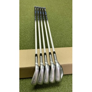 Used RH Ping Red Dot i200 Irons 7-PW/UW ULT 230 Ladies Flex Graphite Golf Set