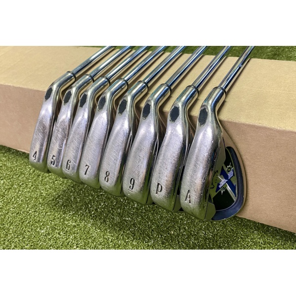 Used Right Handed Callaway X-20 Irons 4-PW/AW Uniflex Steel Golf Club Set