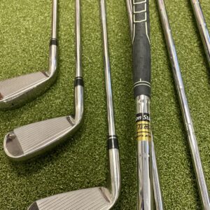 Used Right Handed Wilson Staff Di11 Irons 4-PW/GW Uniflex Steel Golf Club Set