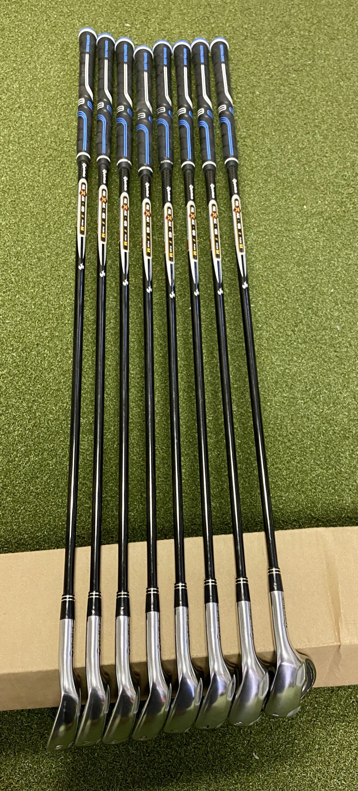 RH TaylorMade Tour Burner Irons 6PW/AW/SW/LW 65g Senior Flex Graphite