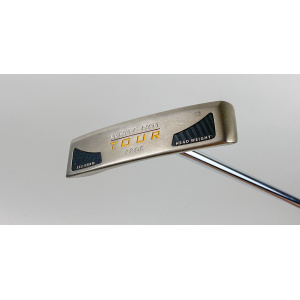 Center Shafted Odyssey RH White Hot Tour #2CS 39