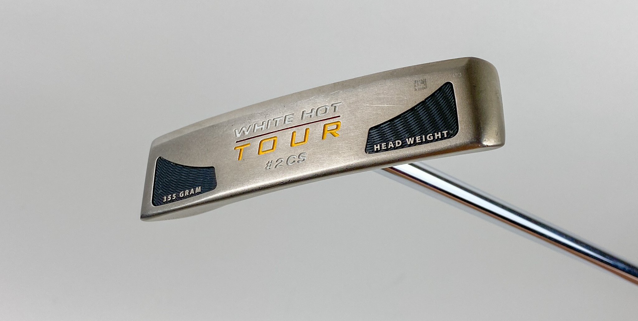 Center Shafted Odyssey RH White Hot Tour #2CS 39
