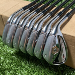 RH TaylorMade R11 Irons 5-PW/SW Motore 75g Stiff Flex Graphite Golf Club Set