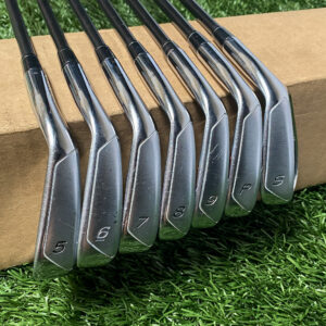RH TaylorMade R11 Irons 5-PW/SW Motore 75g Stiff Flex Graphite Golf Club Set