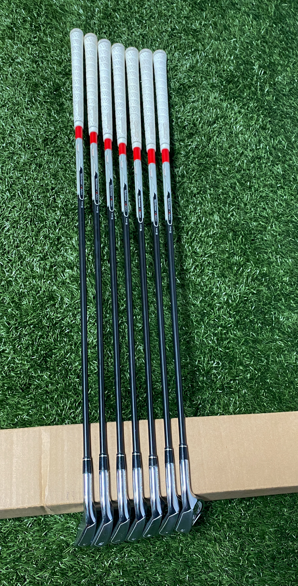 TaylorMade R11 Set di ferri 5-9 + Pw Motore TM65i Flex-R 6
