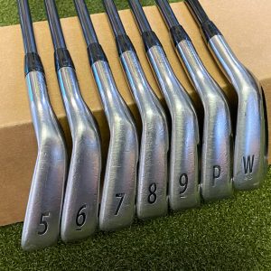 Used RH Titleist AP1 710 Irons 5-PW/AW 75g Regular Flex Graphite Golf Club Set
