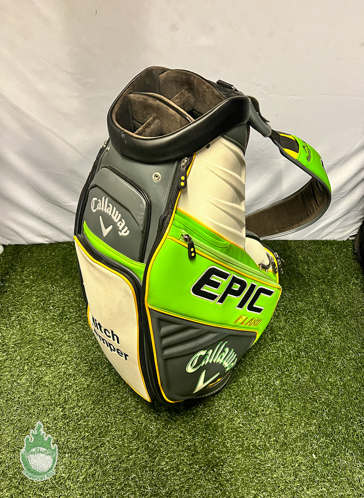 Used Callaway Epic Flash Tour Staff Golf Cart Carry Bag White