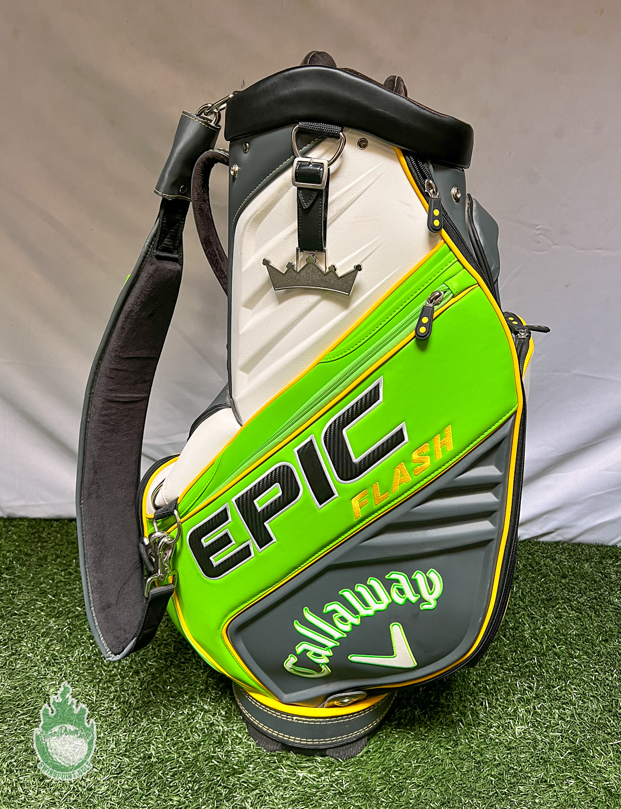 Used Callaway Epic Flash Tour Staff Golf Carry Bag White