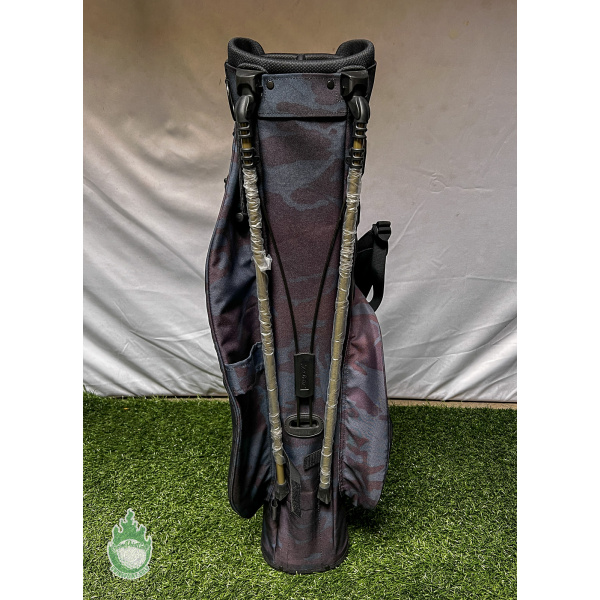New Titleist 4-Way Folds Of Honor Players 4 Golf Bag Black New Titleist 4-Way Folds Of Honor Players 4 Golf Bag Black