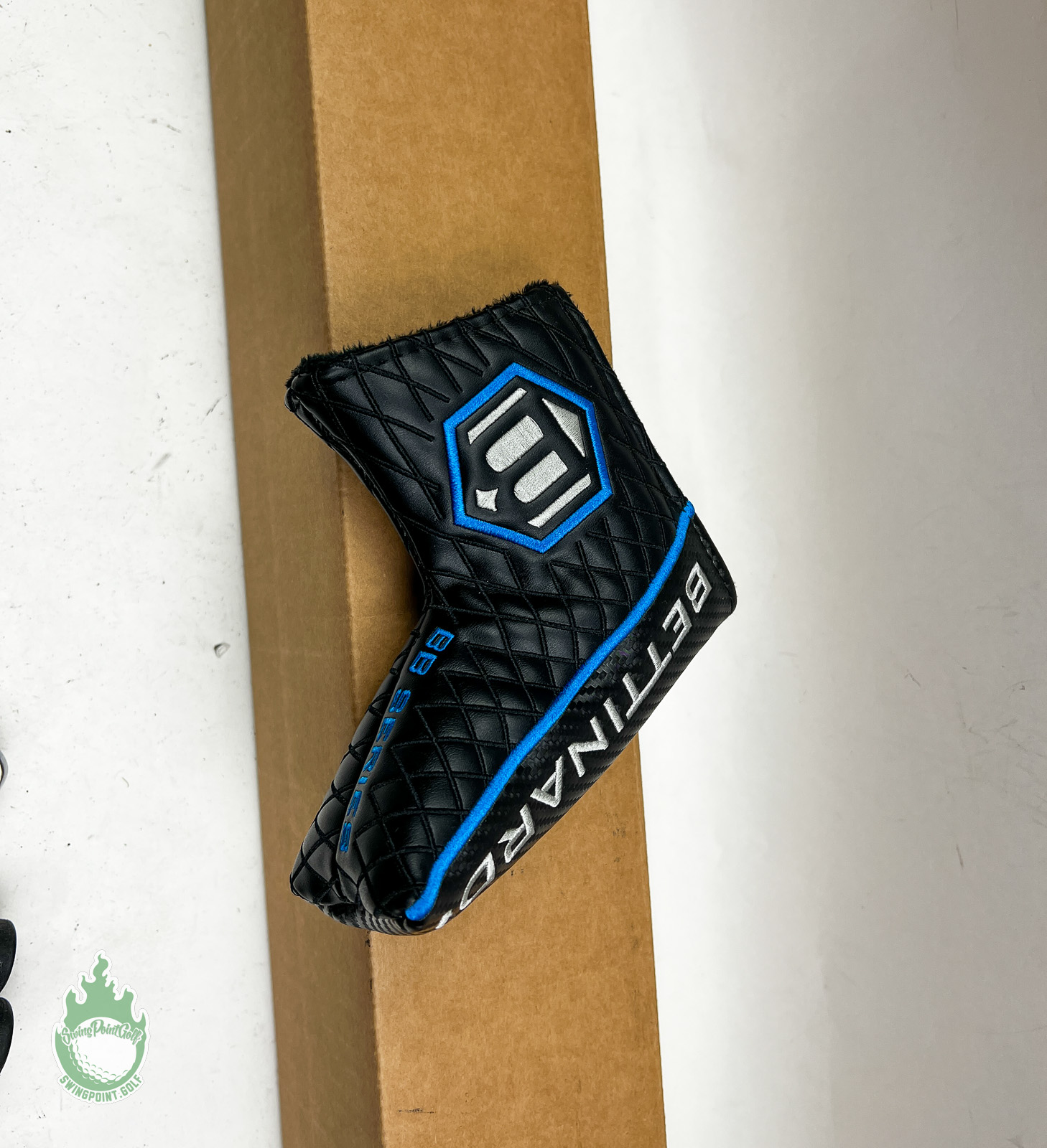 new-bettinardi-bb-series-black-blue-blade-putter-golf-headcover