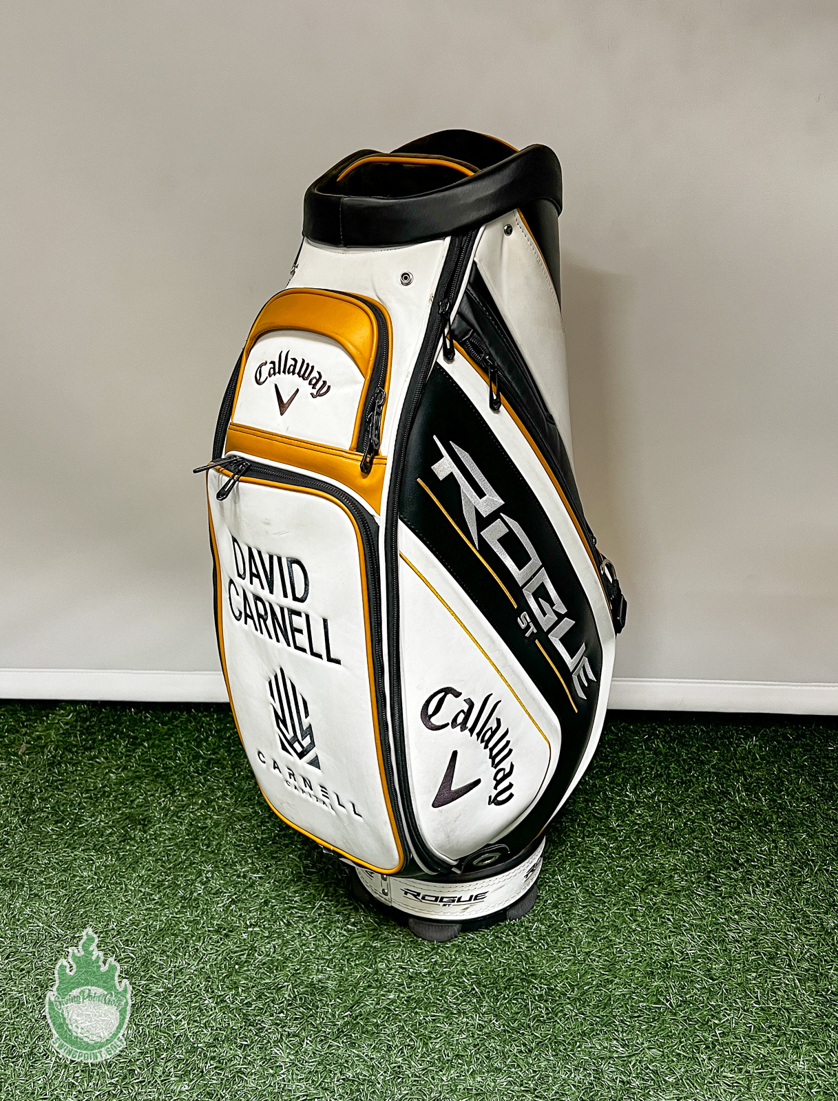Used Callaway Rogue ST Staff Golf Cart Carry Bag 6-Way 9 Pockets Embroidered