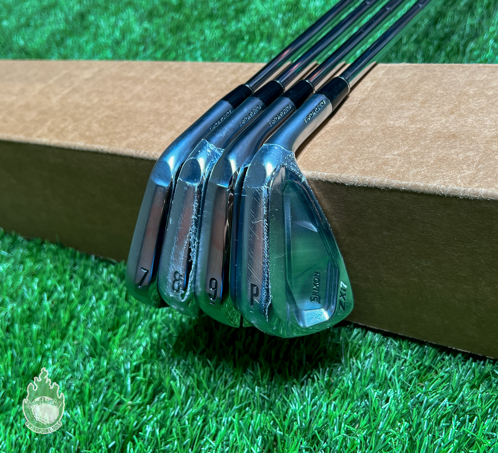 Right Handed Srixon ZXi7 Forged Irons 7-PW DG S300 Stiff Steel