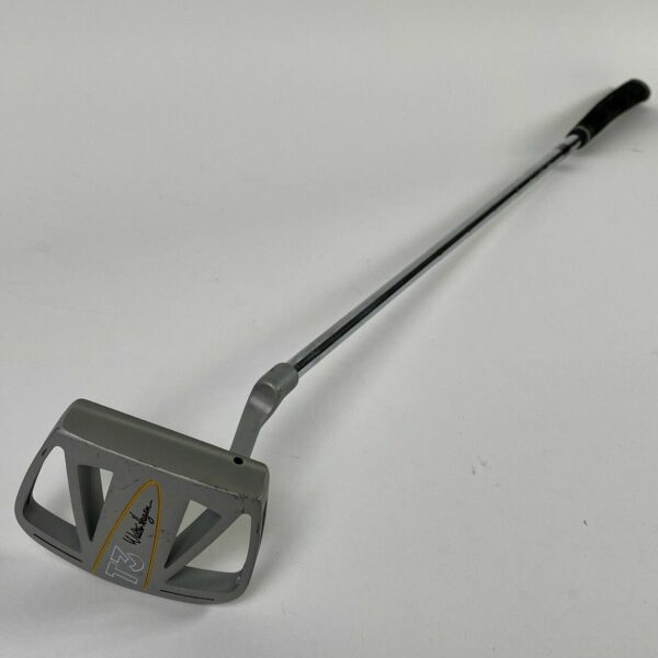 Walter Hagen T3 Cale de tangage inox tige graphite 35 droitier