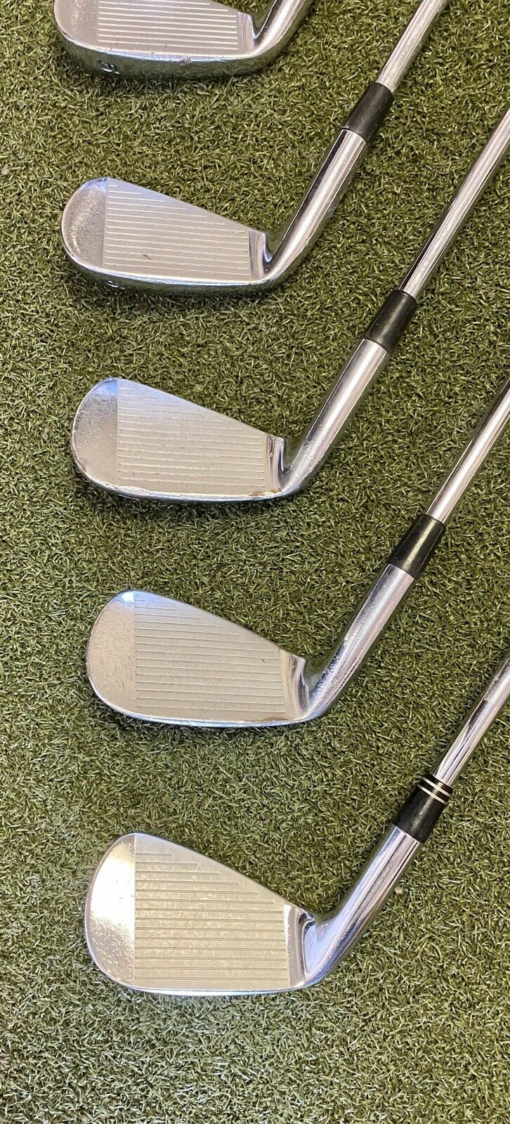 TaylorMade) Set di ferri 6 pezzi 300 forgiati 5-PW Flex S Shaft TaylorMade) Set di ferri 6 pezzi 300 forgiati 5-PW Flex S Shaft