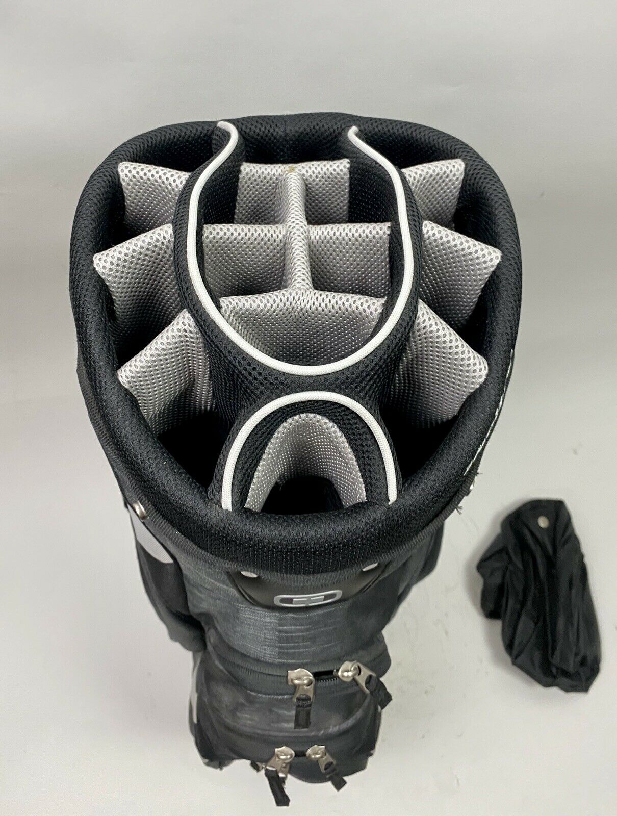 Very Nice OGIO Uniter Club Management System 15Way Golf Bag Black/Grey